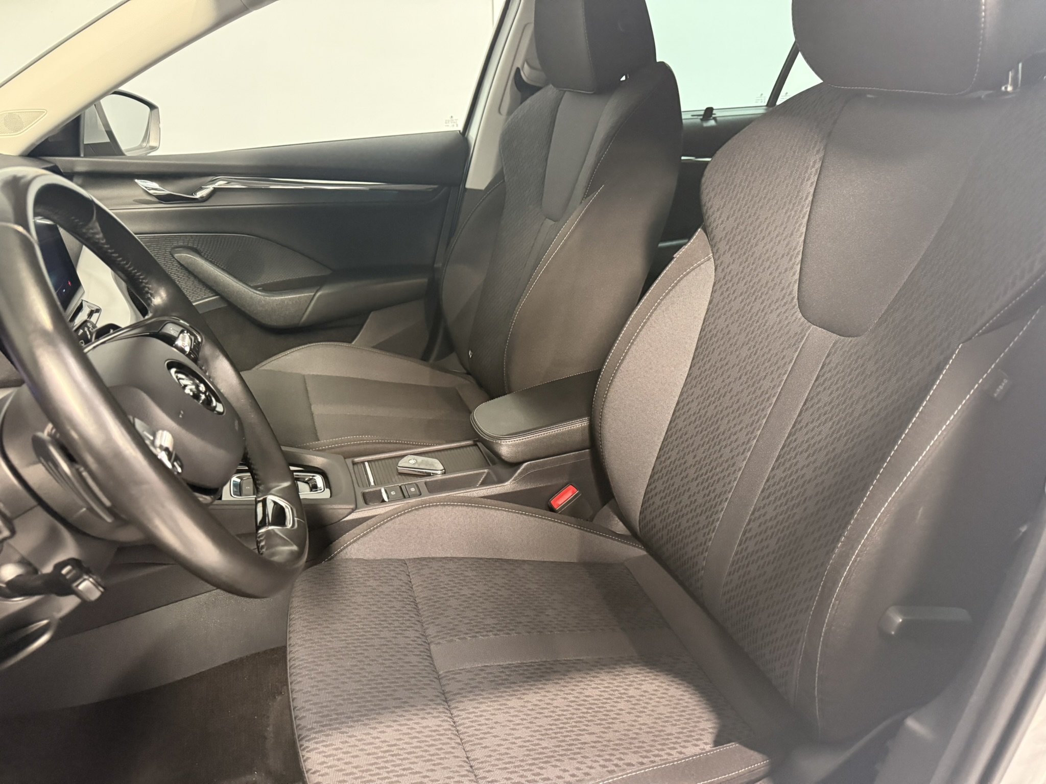 SkodaOctavia150DSGGris (25)