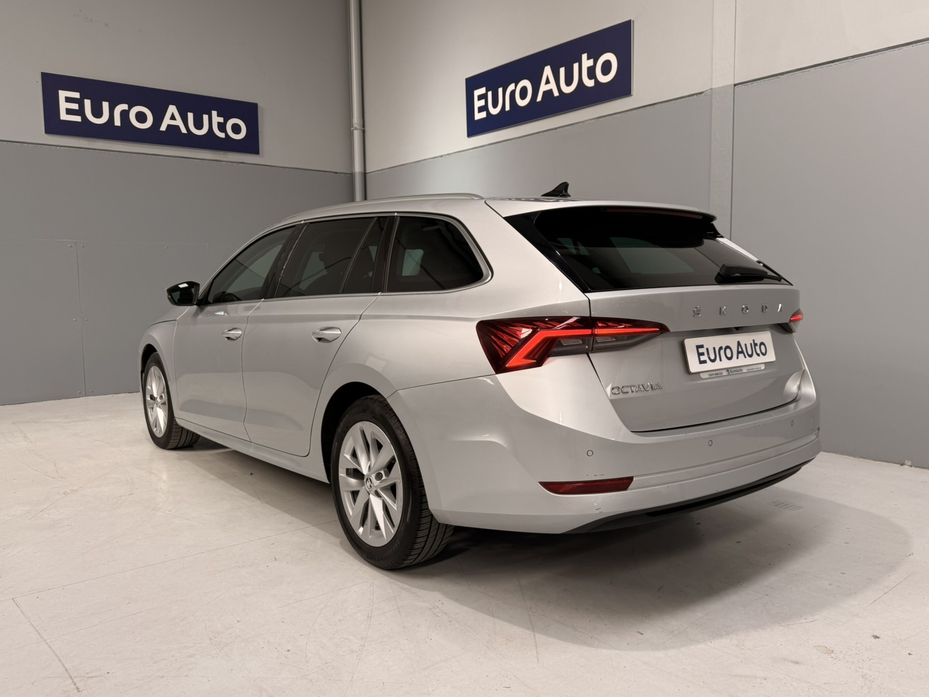 SkodaOctavia150DSGGris (3)