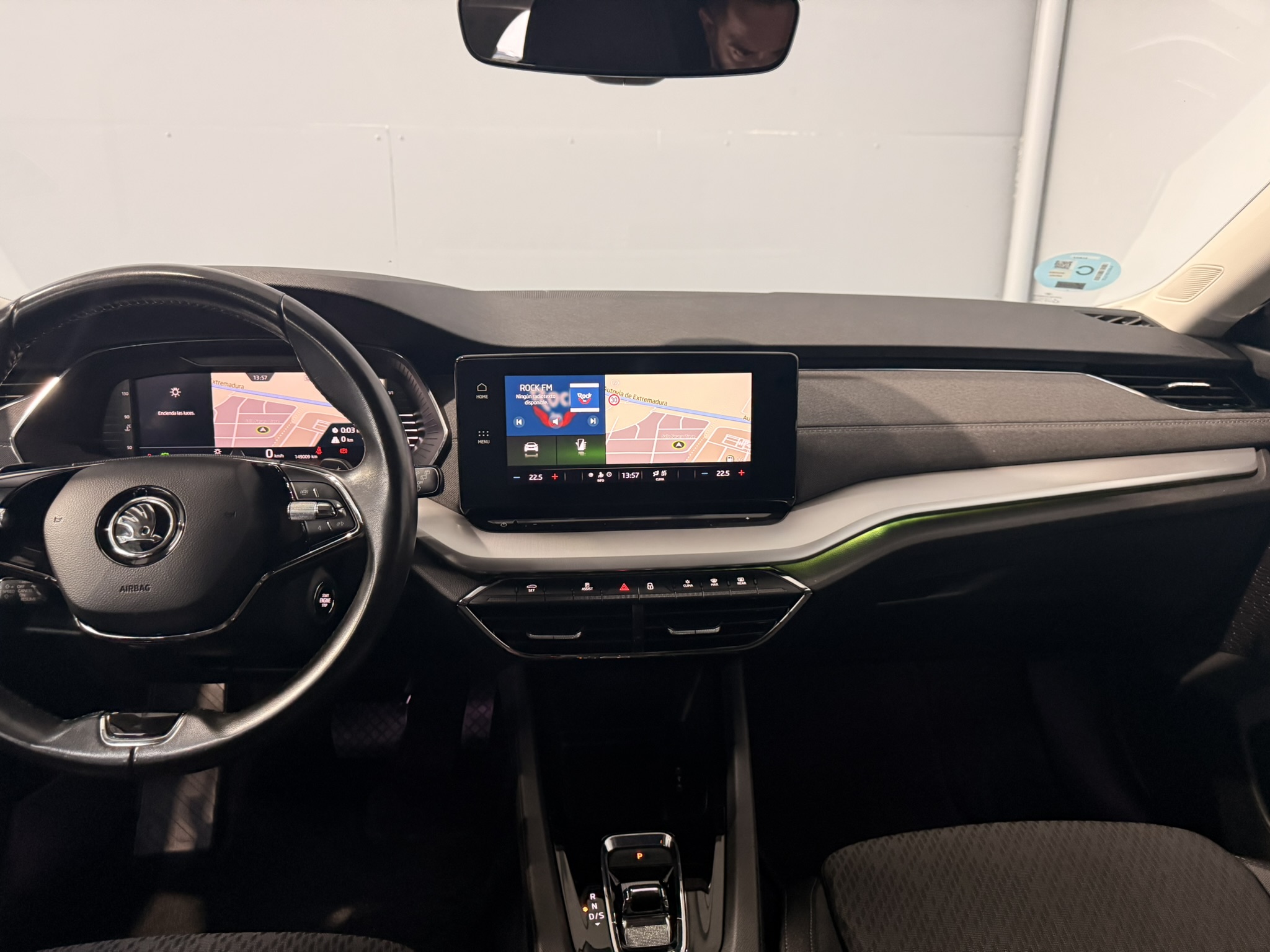 SkodaOctavia150DSGGris (46)