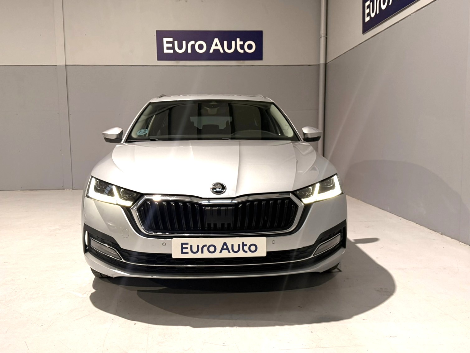 SkodaOctavia150DSGGris (5)