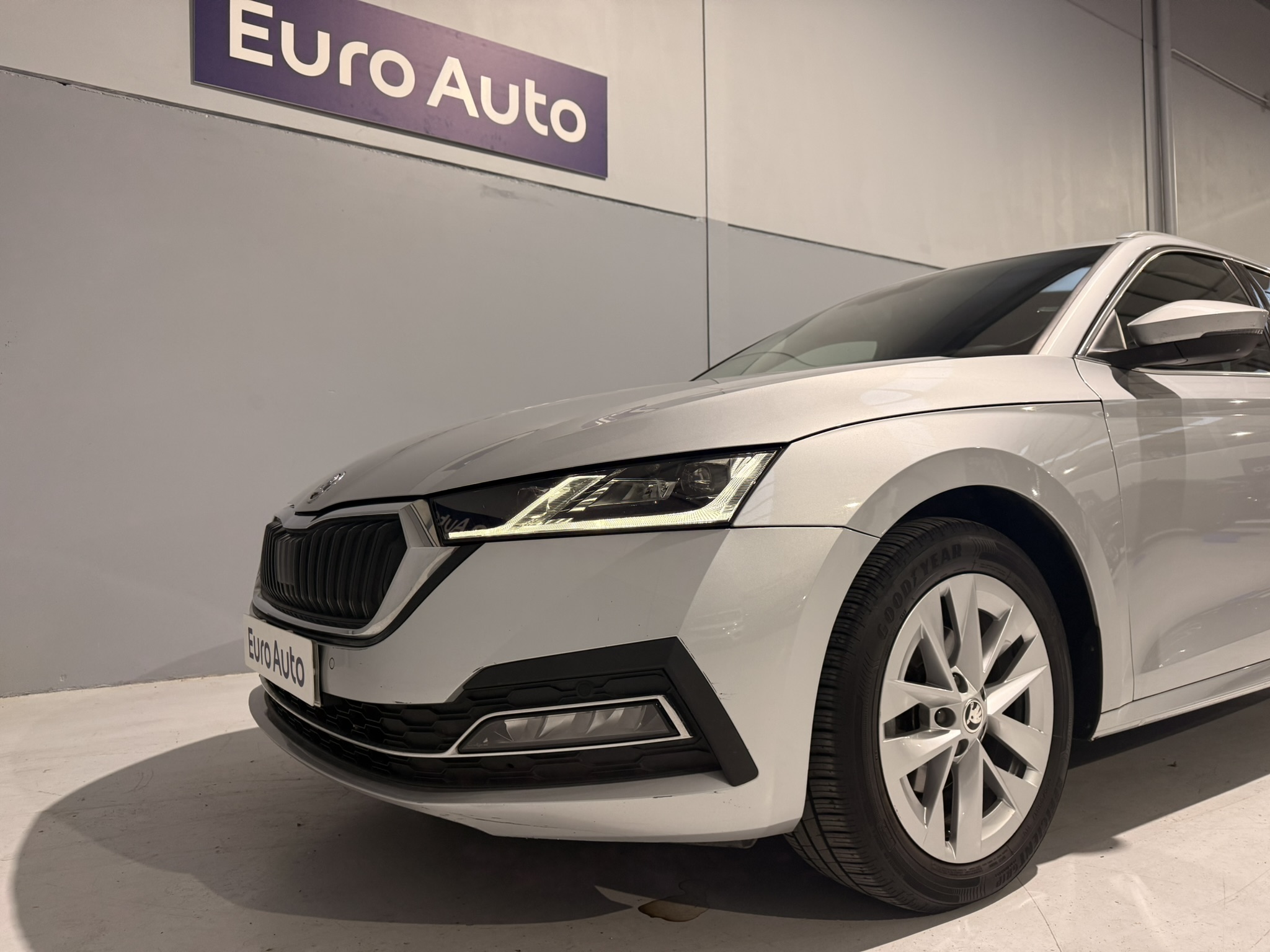 SkodaOctavia150DSGGris (50)