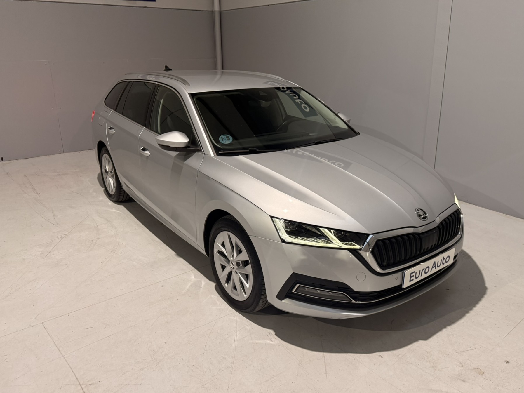 SkodaOctavia150DSGGris (52)